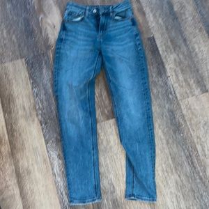 American eagle high-rise mom jeans